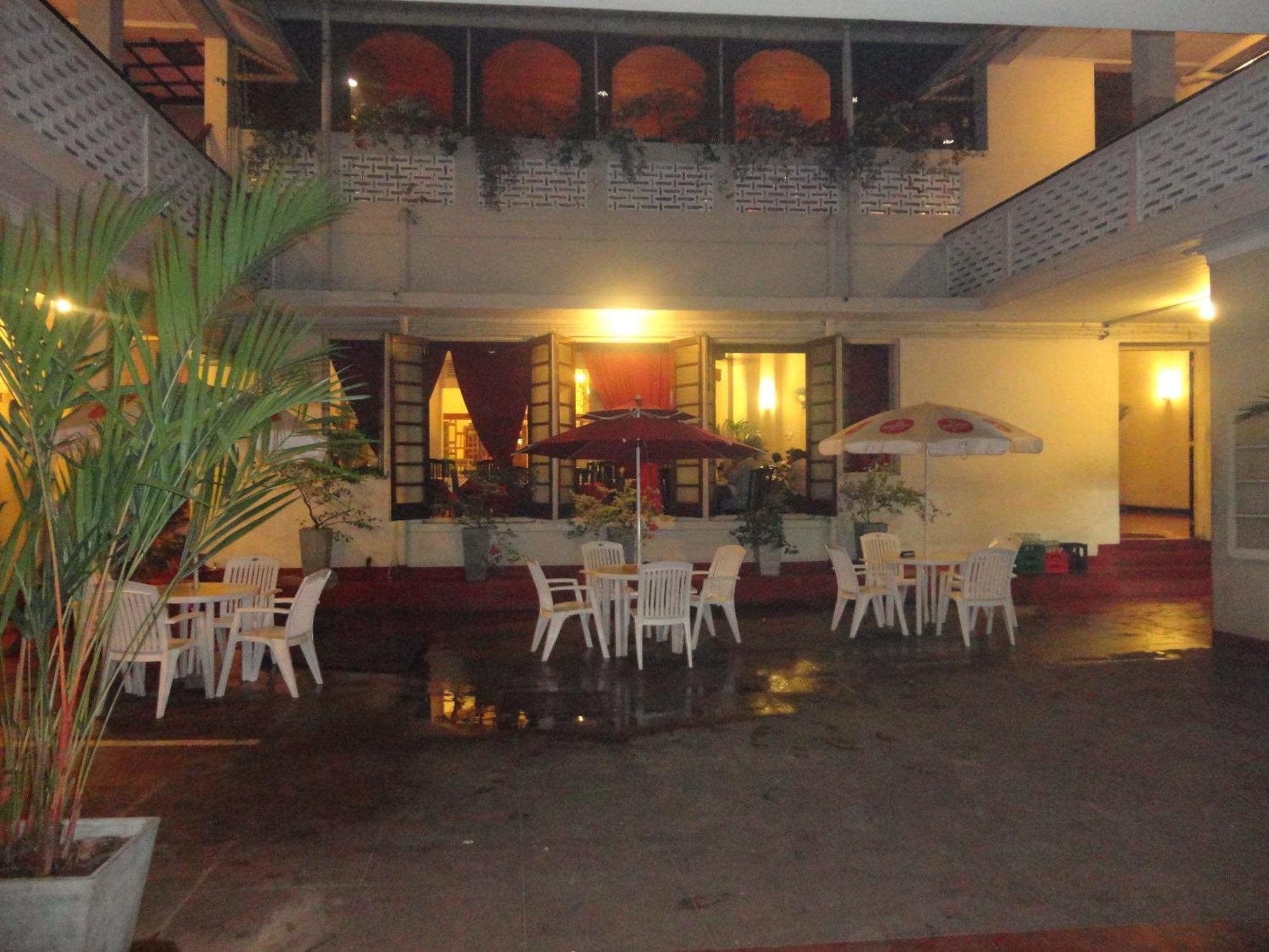 Shalimar Hotel Kolombo Bagian luar foto
