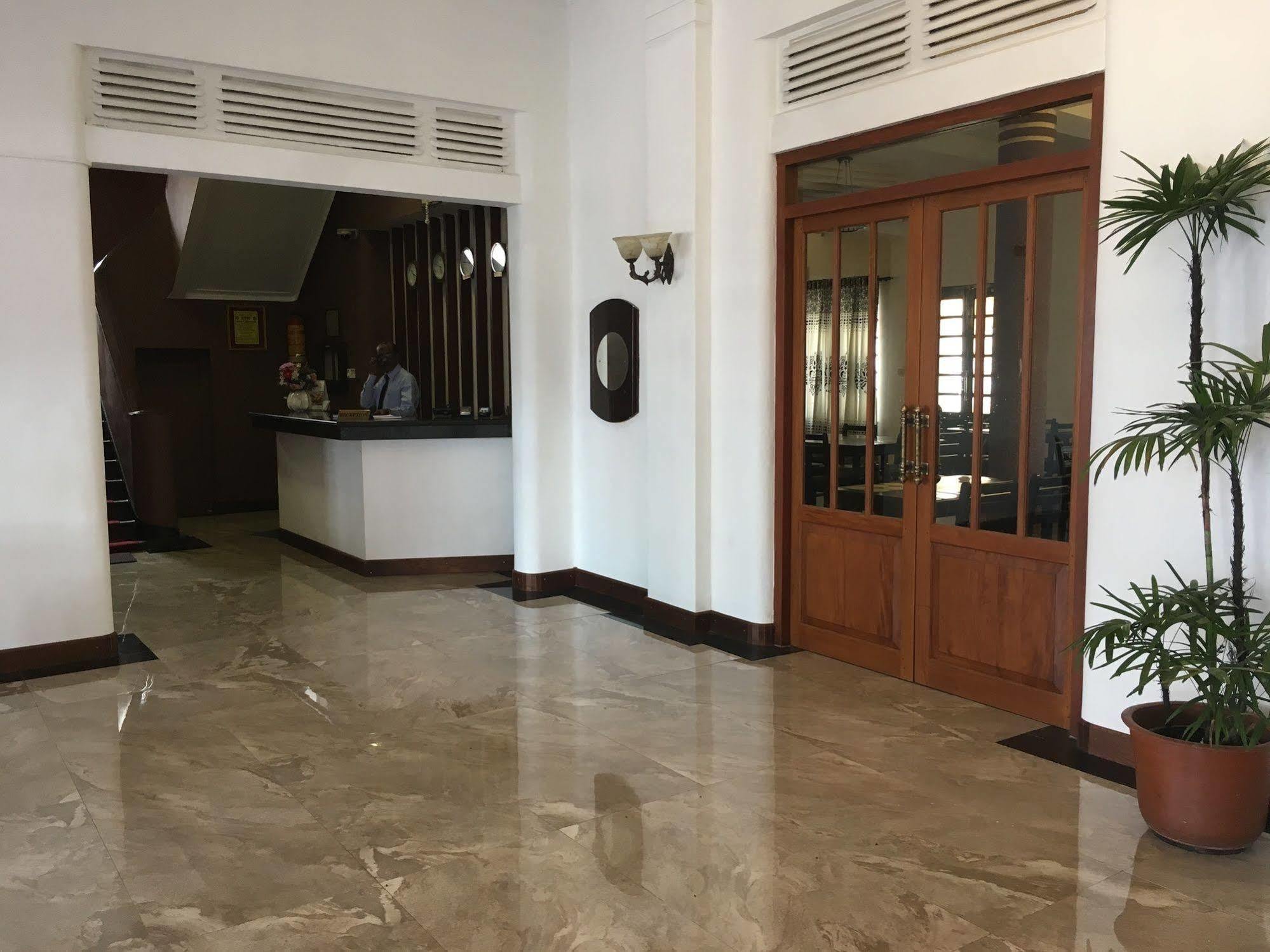Shalimar Hotel Kolombo Bagian luar foto