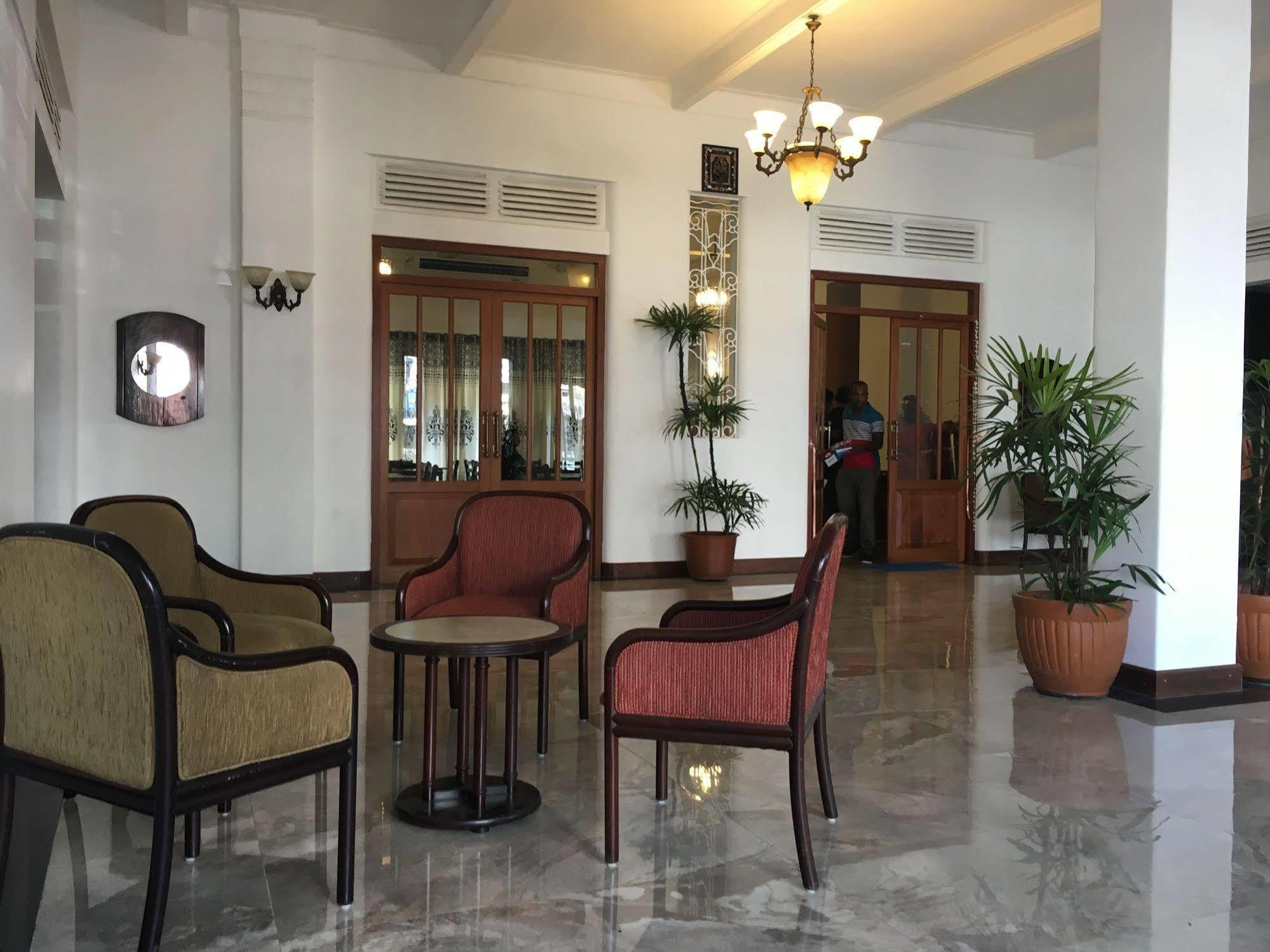 Shalimar Hotel Kolombo Bagian luar foto