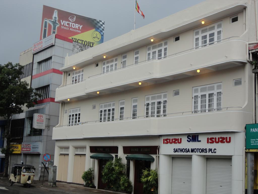 Shalimar Hotel Kolombo Bagian luar foto